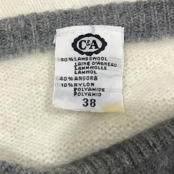 Vintage Dainty 80’s Mohair Winter Design Sweater - Picture 5 of 5